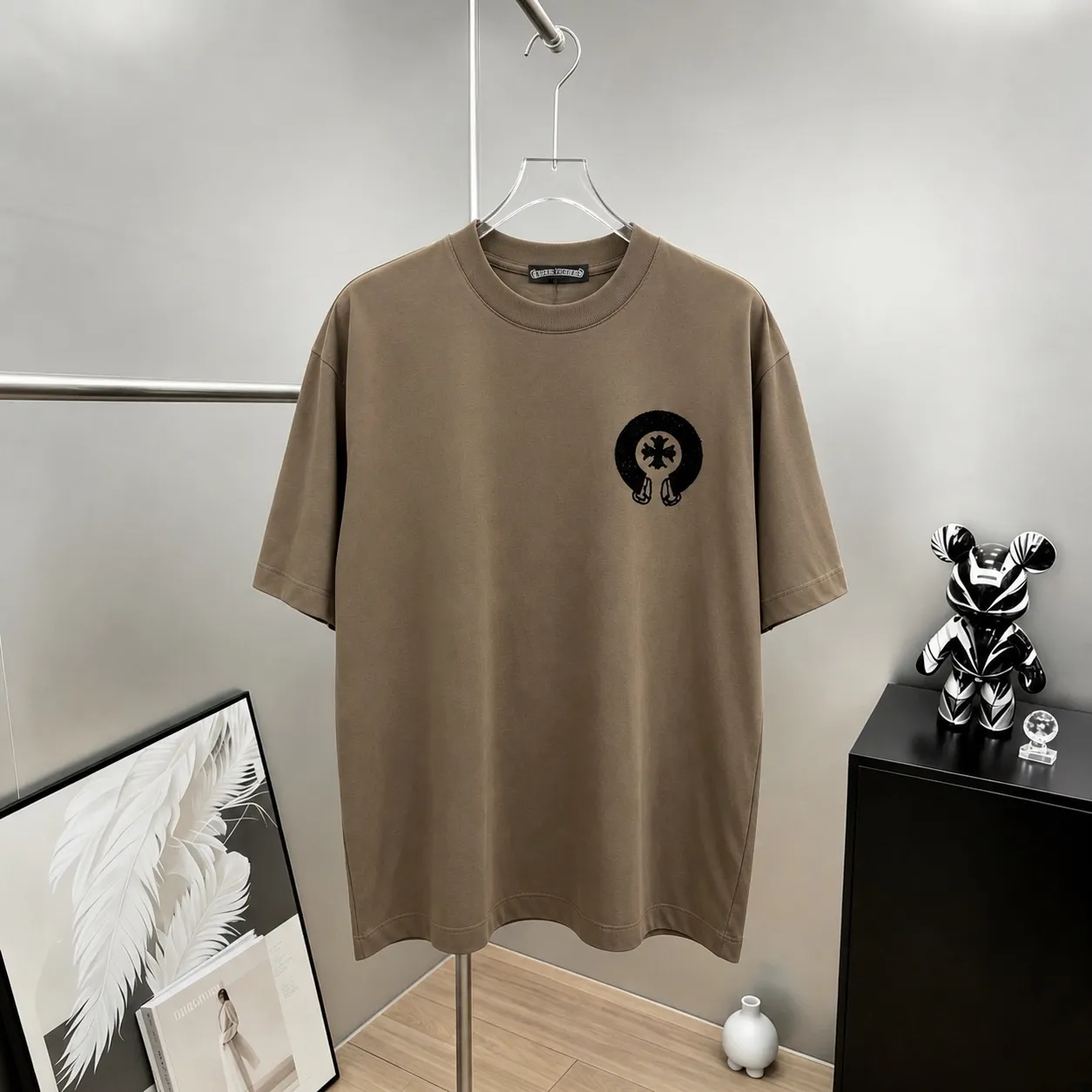 CH～ 《 》 ， tee ， Same Style ， : Black White Coffee Brown Size： S （90-130 ） M （125-150 ） L （135-165 ） XL （160-190 ） XXL（185 ）